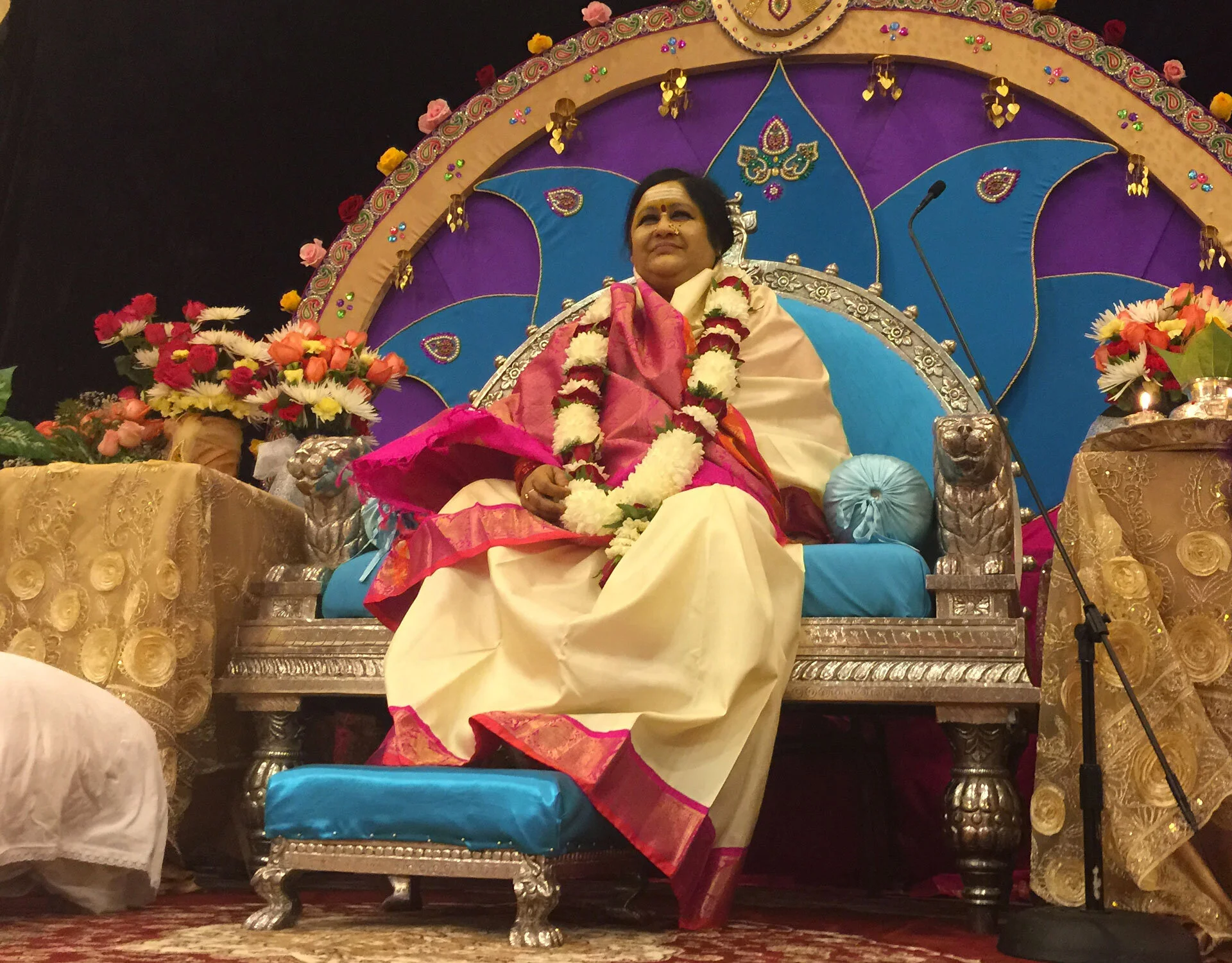 The Music of Sri Karunamayi: Sound, Sacred Texture, and Lineage